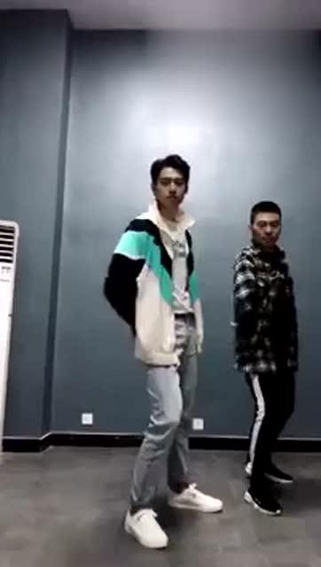 最新青蛙舞，科技舞动之作，引领未来生活风尚